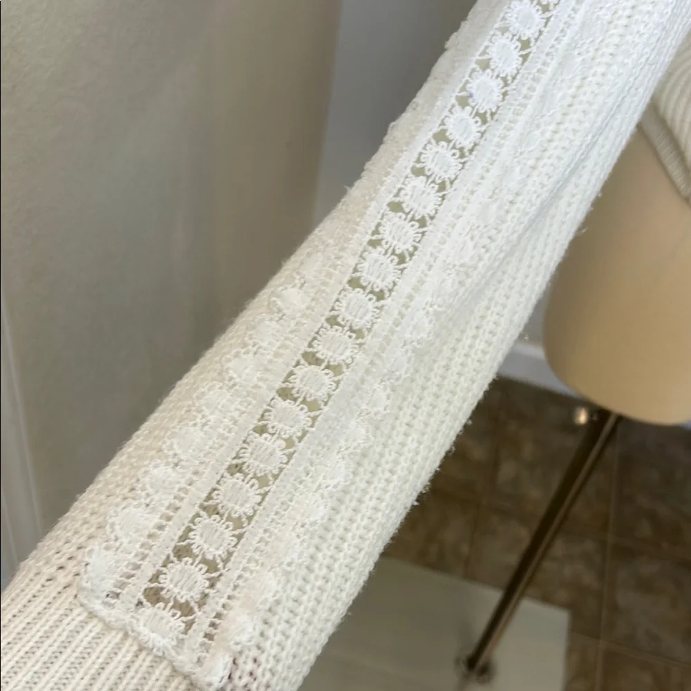 SHEIN White V-Neck Sweater with Cropped Fit